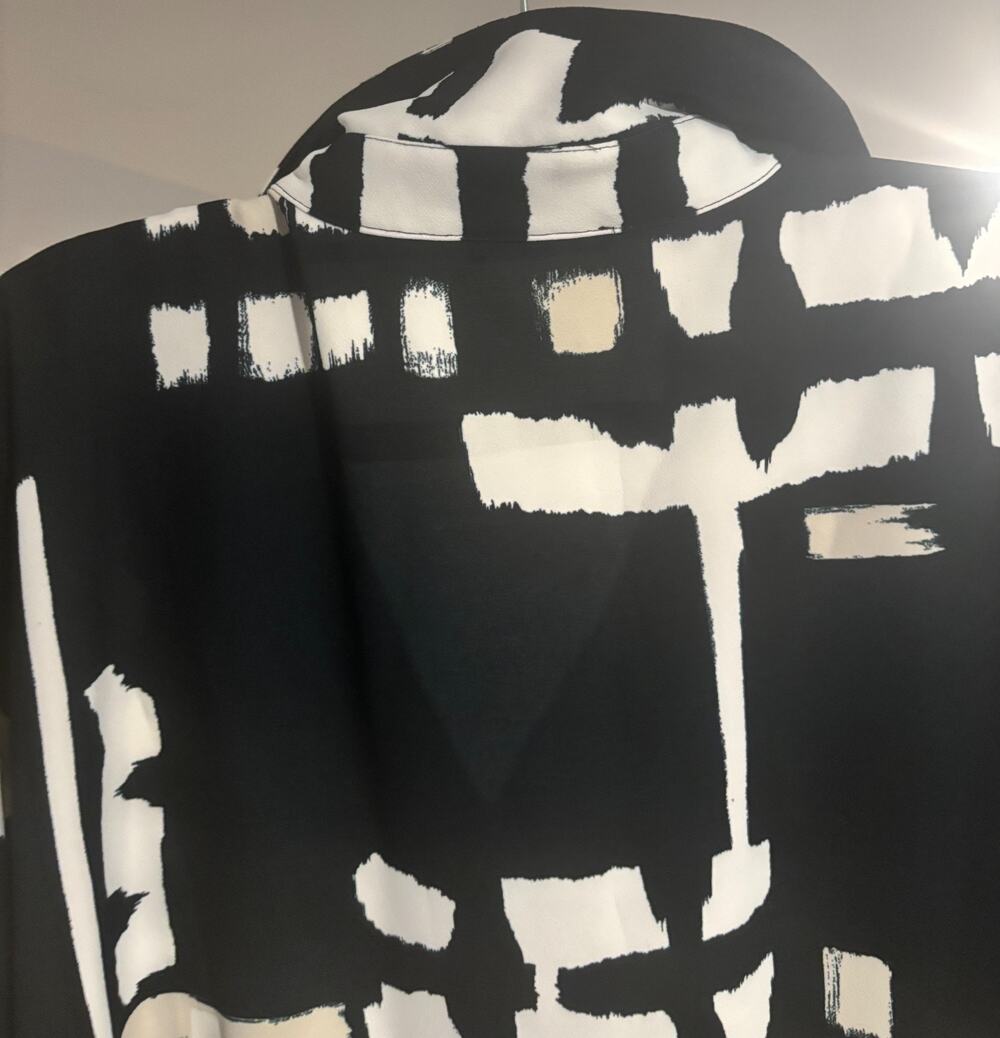 Natori Women's XL Black & White Abstract Print Short Sleeve Blouse Top
